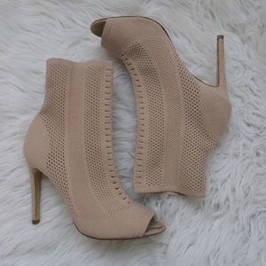 Aldo Beige/Tan Peep toe bottie (SIZE 7.5)